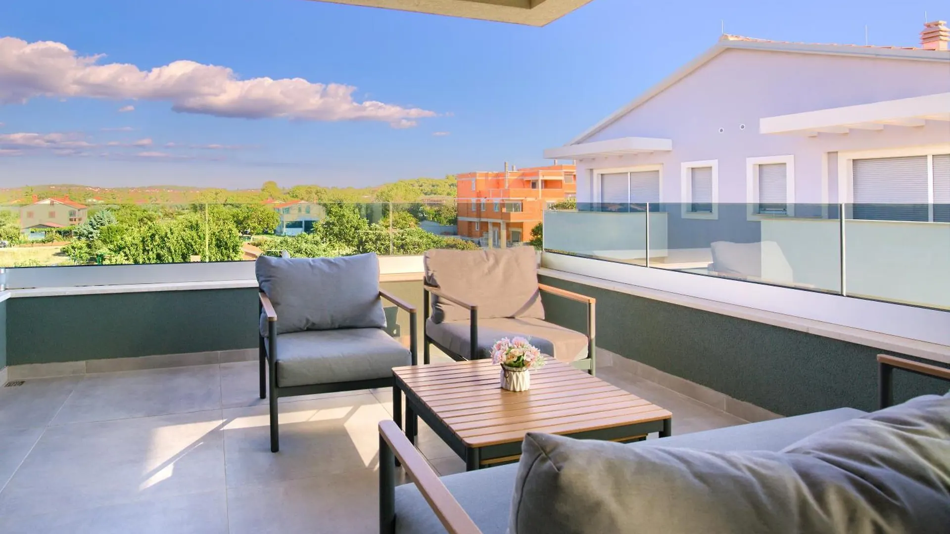 Modern Two Bedroom Apartment “Sky View” In Stinjan Пула