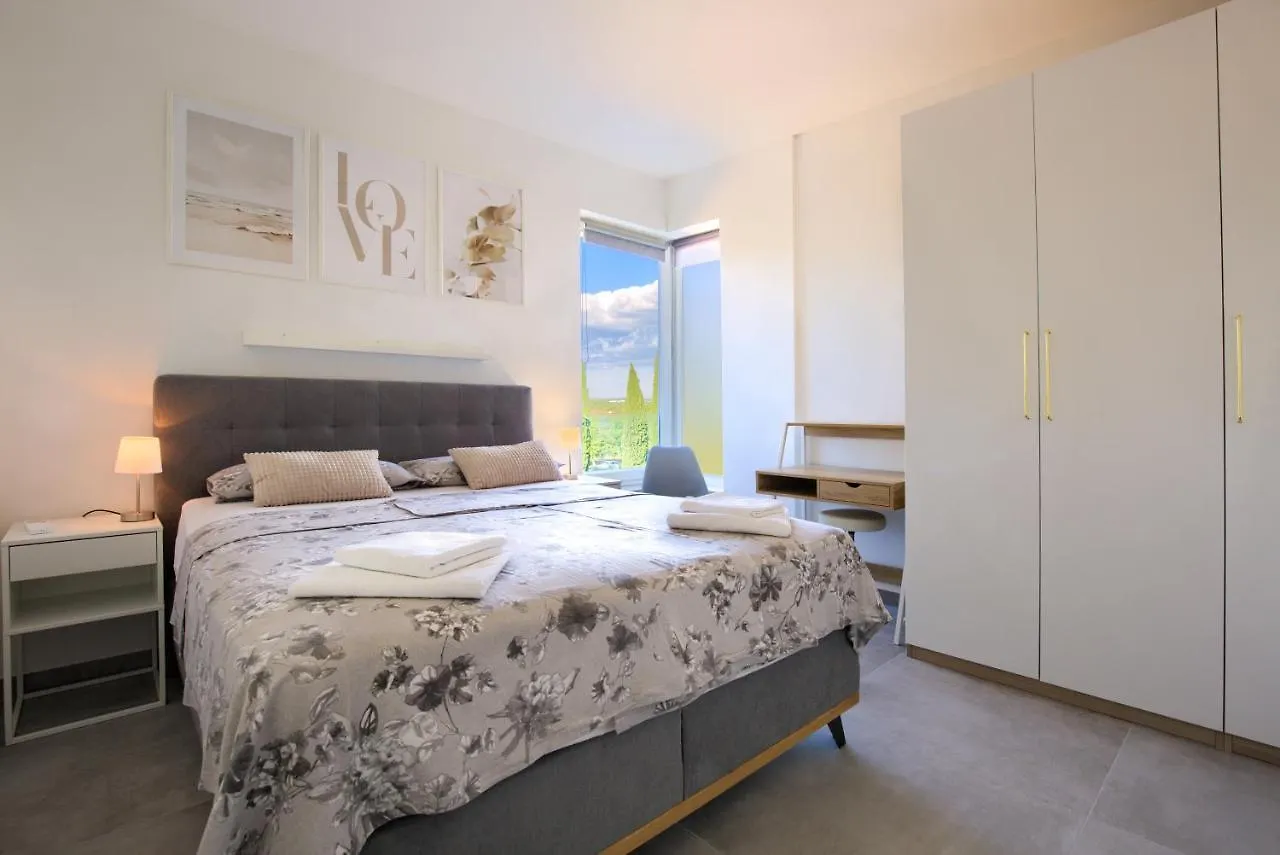 Modern Two Bedroom Apartment “Sky View” In Stinjan Пула