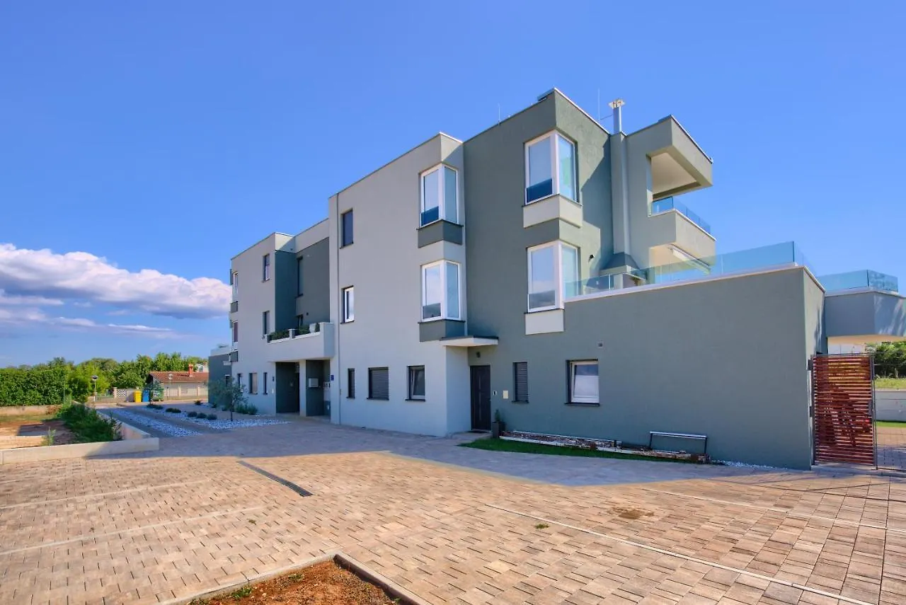 Modern Two Bedroom Apartment “Sky View” In Stinjan Пула