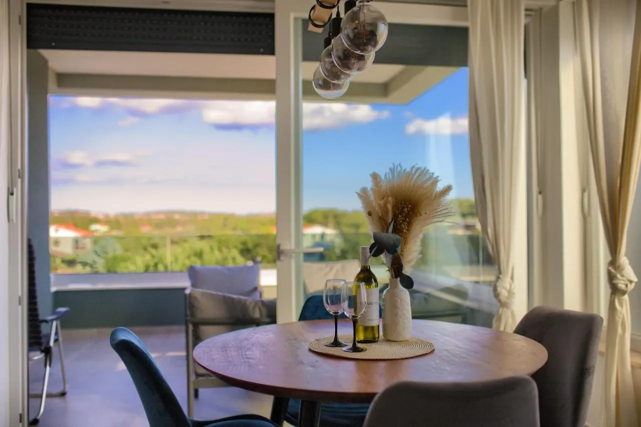 Modern Two Bedroom Apartment “Sky View” In Stinjan Пула