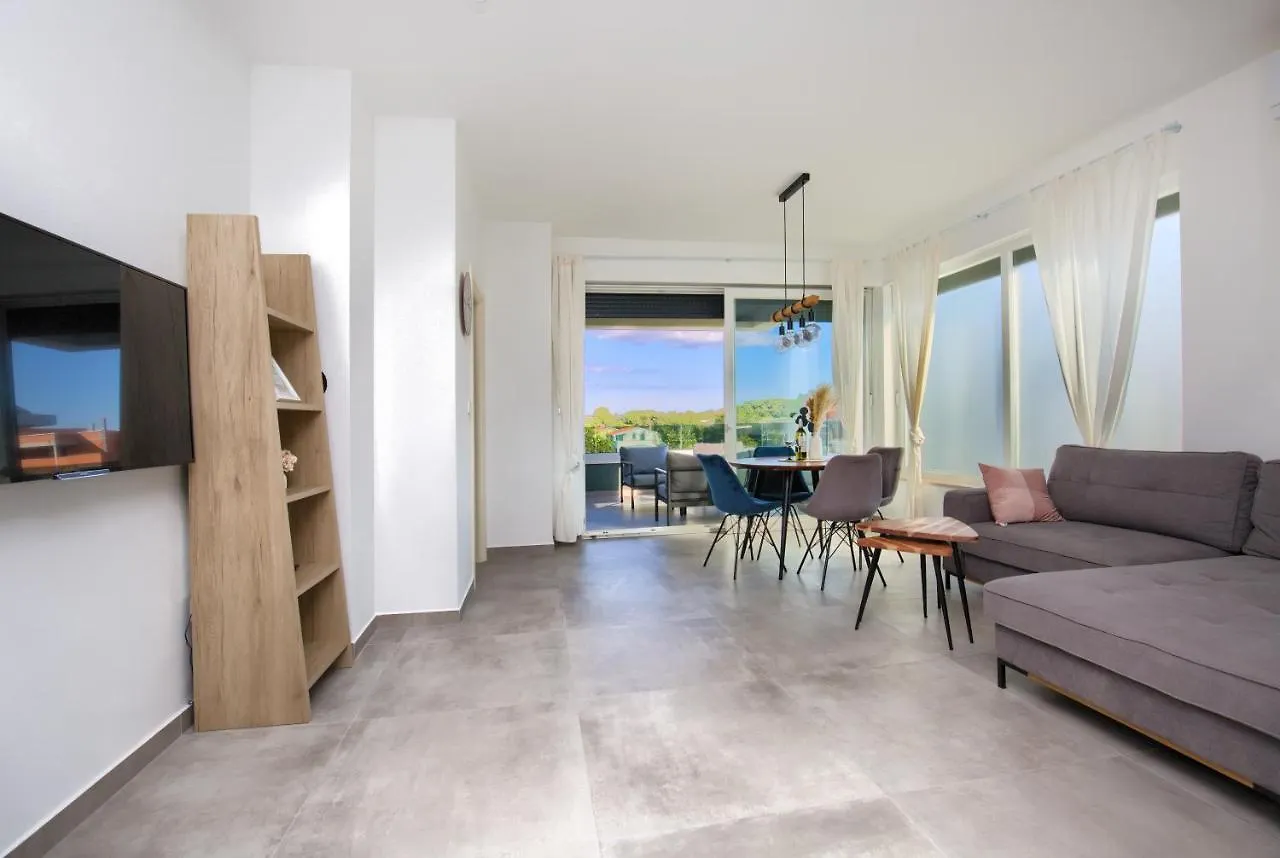 Modern Two Bedroom Apartment “Sky View” In Stinjan Пула Хорватия
