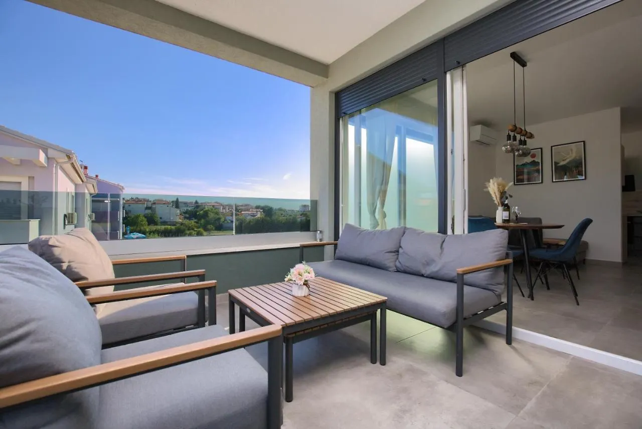 Modern Two Bedroom Apartment “Sky View” In Stinjan Пула