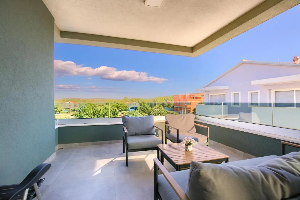 Modern Two Bedroom Apartment “Sky View” In Stinjan Пула